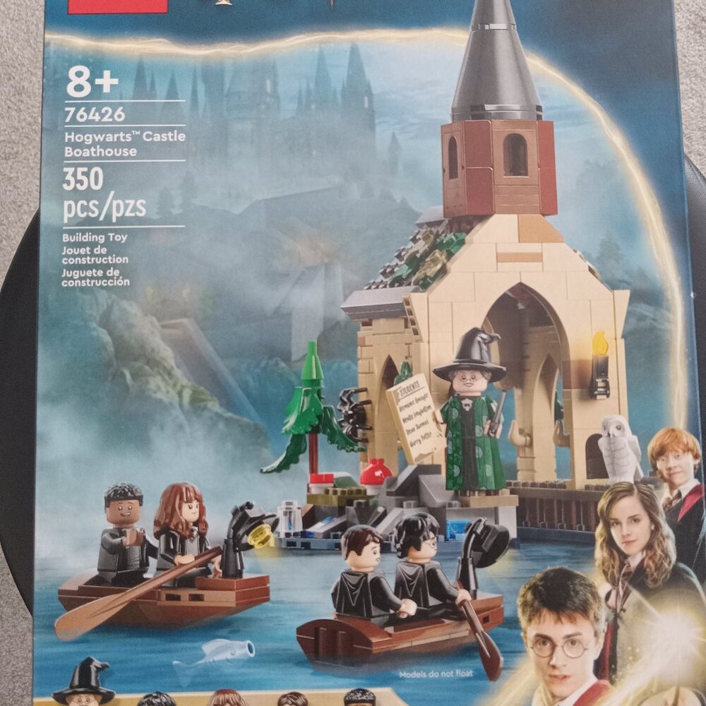 UNOPENED! NEW!LEGO Harry Potter: Hogwarts Castle Boathouse (76426)